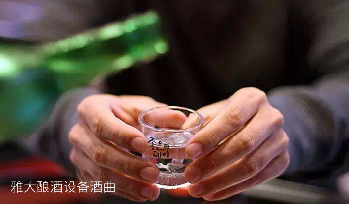 沒一技之長(zhǎng)學(xué)什么好創(chuàng)業(yè) 用糧食釀酒設(shè)備做酒前景好嗎？04